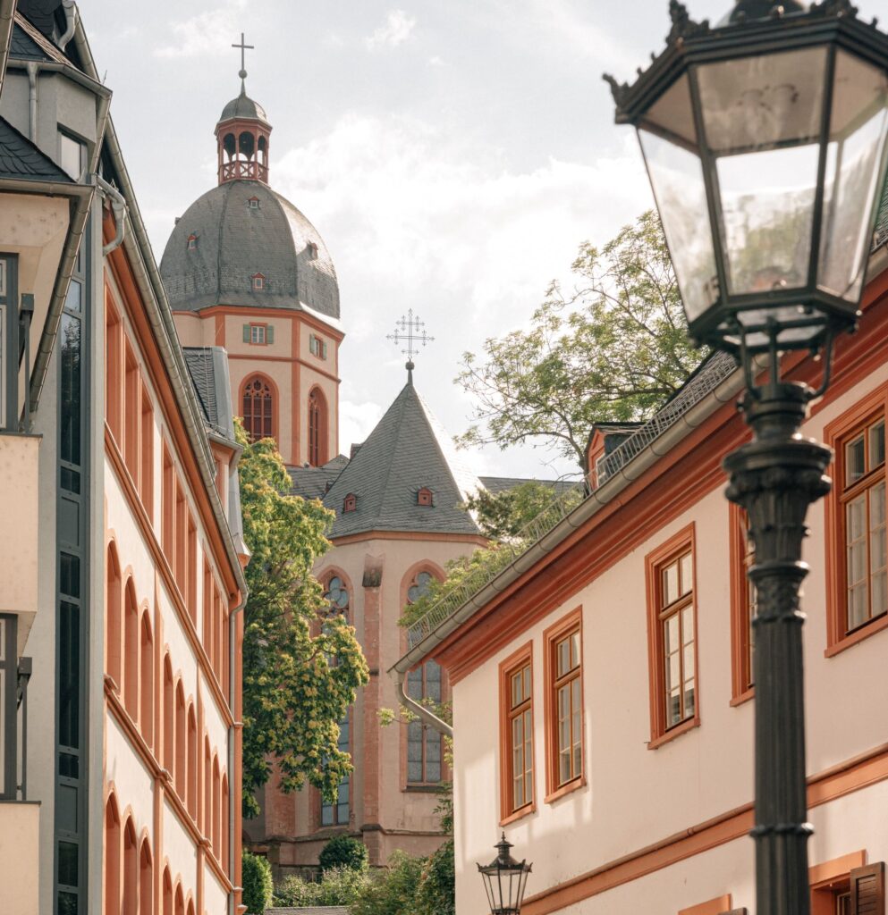 Vista de San Esteban desde el casco antiguo de Mainz.
